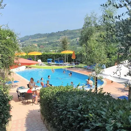Inviting Tent In With Shared Pool * Massignano